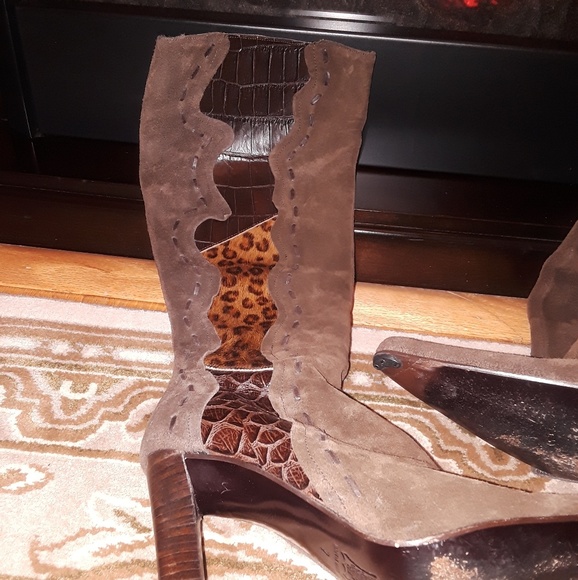 Tall boots - Picture 2 of 6